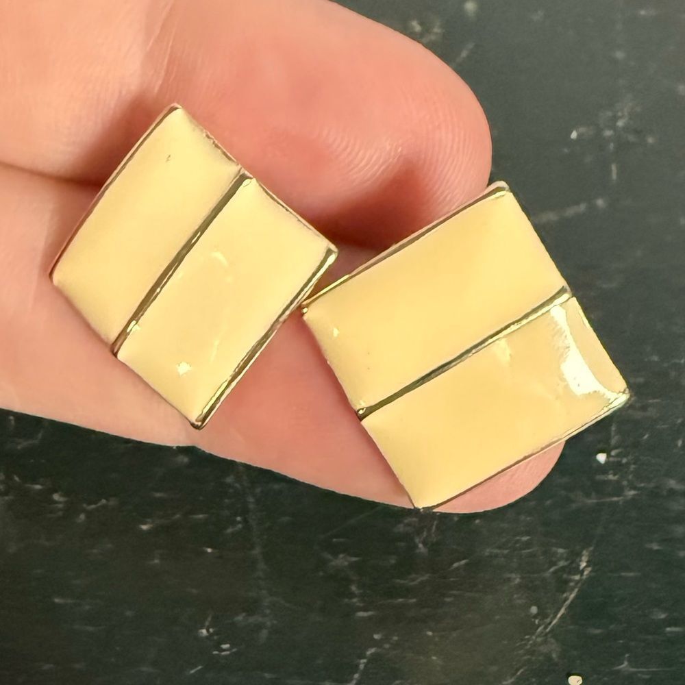 Vintage 1990s Square Post Pierced Earrings Goldtone Enameled Cream Retro